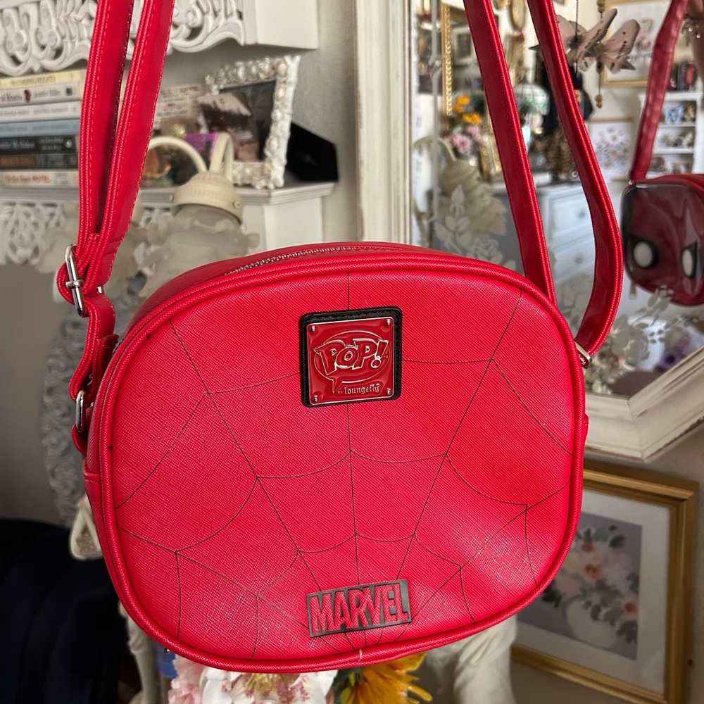 Loungefly Spider-Man pin bag - Picture 3 of 3